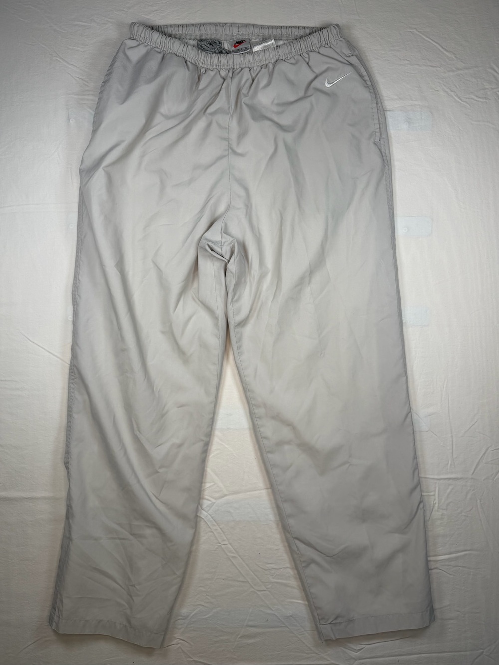 Nike Gray Windbreaker Track Pants Women’s Large Y2K Athletic Swoosh Nylon Pants